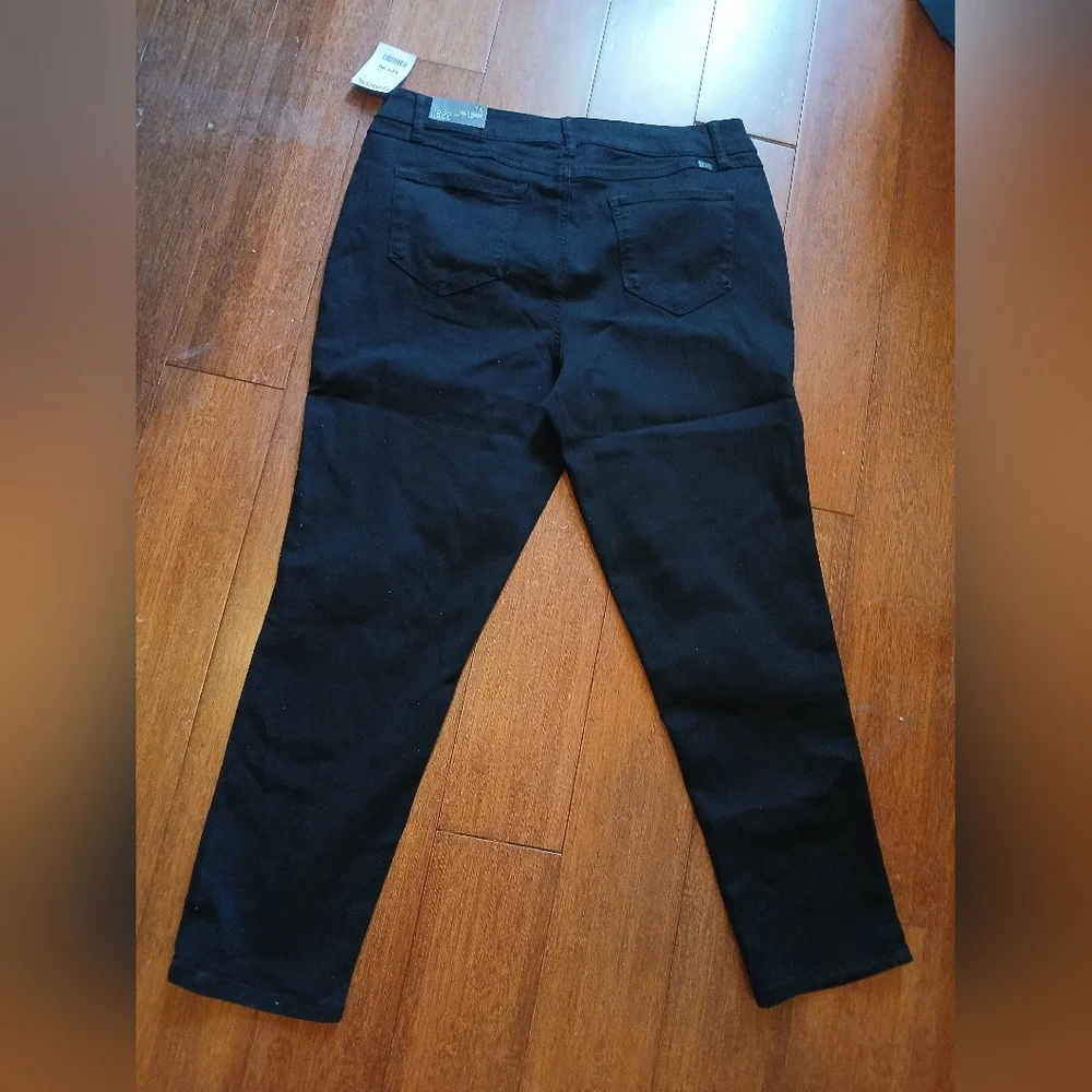 Women's Black Jeans - Picture 12 of 14